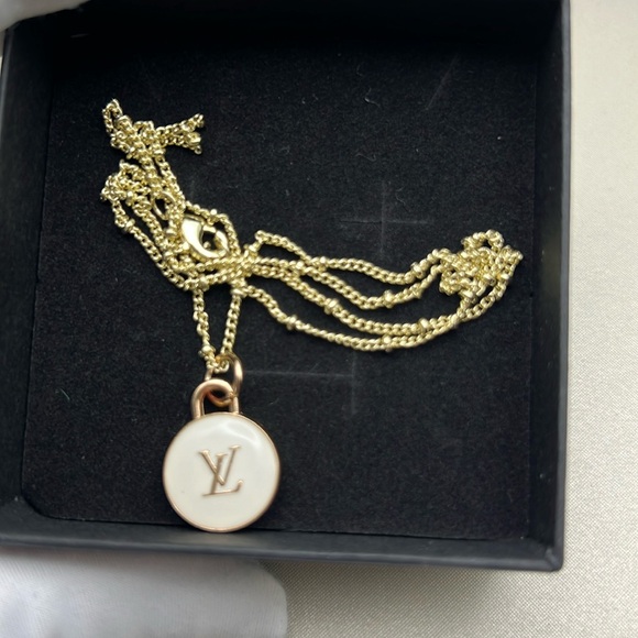 Luxury Charm (LV)-Gold/White, LV Both Side, Unbranded 18" Chain, Box & Dust bag - Picture 15 of 15